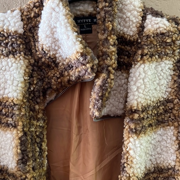 HYFVE Juniors sherpa jacket plaid camel brown off white size Large - Picture 4 of 14